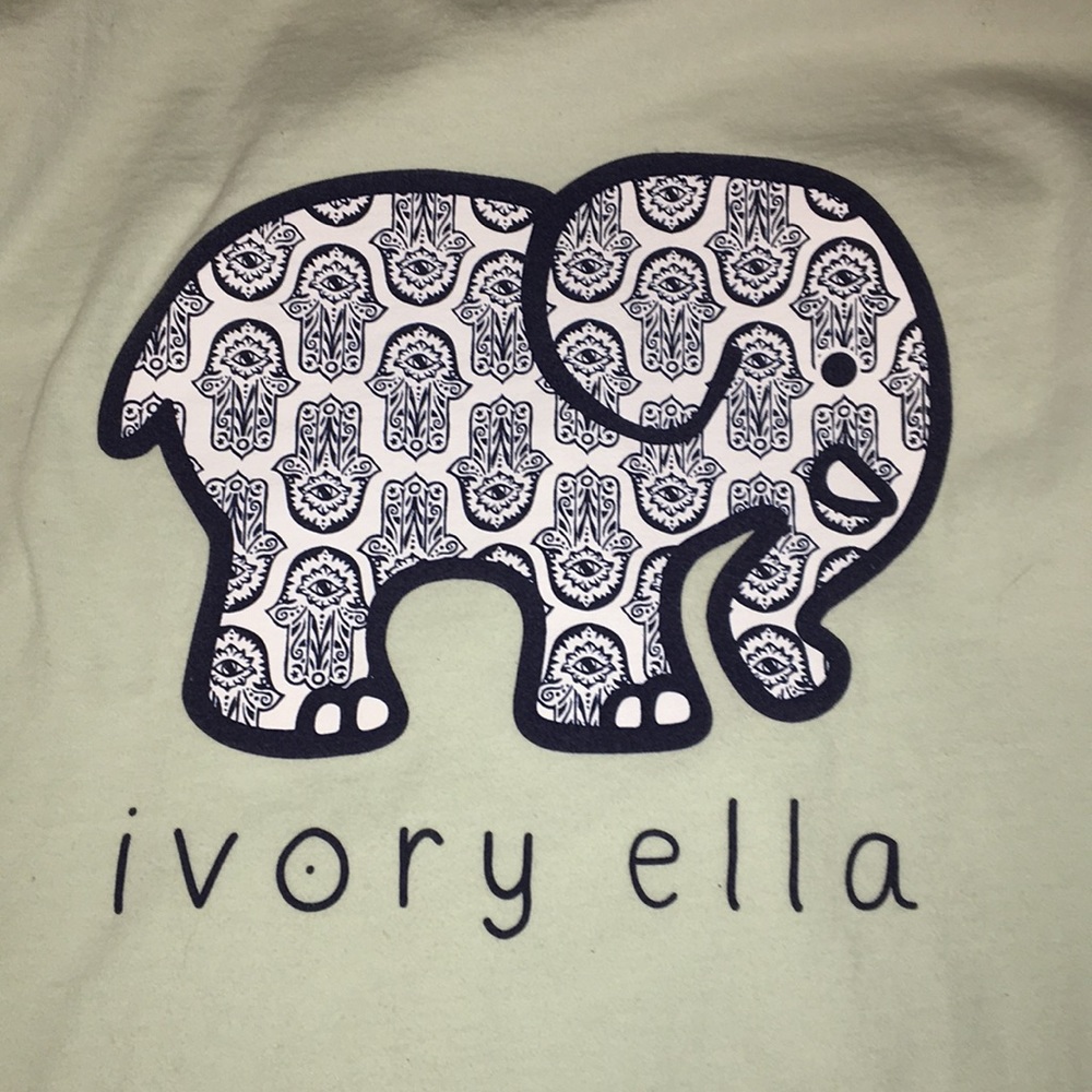 Ivory Ella light green longsleeved T-shirt